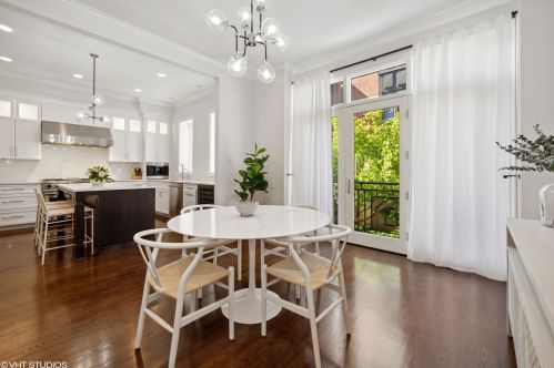 446 Superior St, Chicago IL  60654-3497 exterior