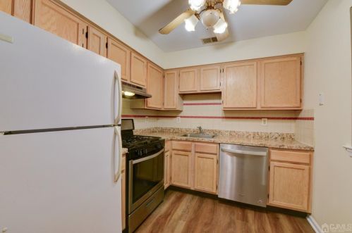 517 Waterford Dr, Edison NJ  08817-1901 exterior