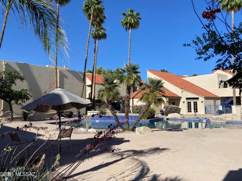 1200 River Rd, Tucson AZ 85704-2522 exterior