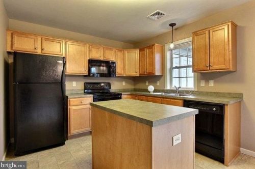 780 Sterling Pl, Lancaster, PA 17603-8849