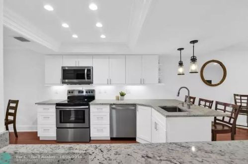 1330 13 St, Boca Raton FL 33486-5323 exterior