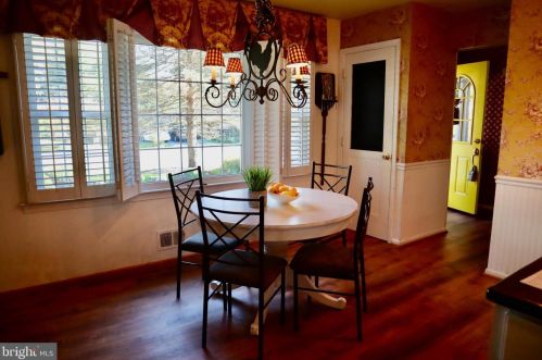 7641 Miller Fall Rd, Rockville MD 20855-1165 exterior