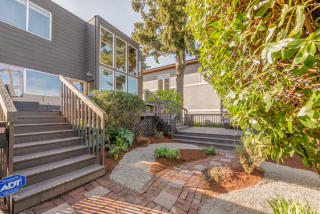 935 31st Ave, Seattle WA  98122-5025 exterior