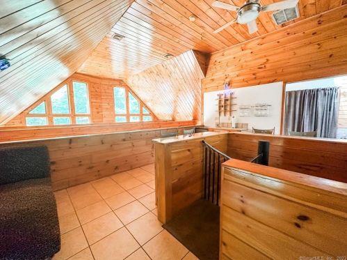 334 Ledge Rd, Killingly CT 06241-1910 exterior