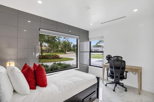 1919 Countess Ct, Naples FL 34110-1005 exterior