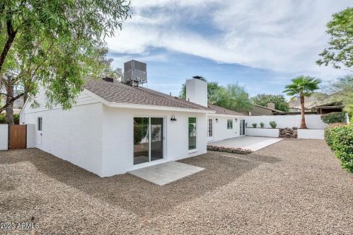 2316 Desert Cove Ave, Phoenix AZ  85028-2411 exterior