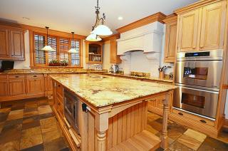 4006 Royal Fox Dr, Saint Charles IL  60174-8768 exterior