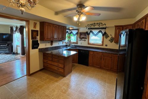 6043 Riv Trl Dr, Milwaukee WI exterior