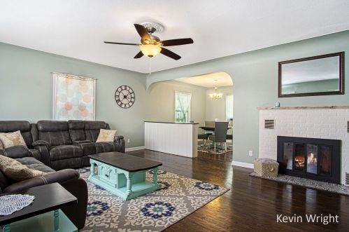 2412 Mccracken St, Meskegon MI 49441-1445 exterior