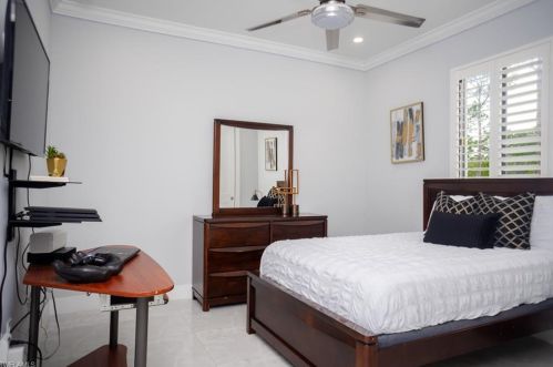 2844 10 Ave, Naples FL 34120-4929 exterior