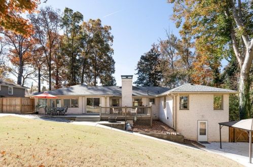 2519 Clairmont Rd, Atlanta GA 30329-2713 exterior