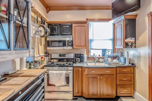 22 Freebody St, Middletown RI 02840-3548 exterior