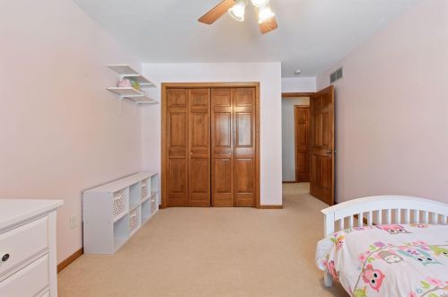 799 Ashley Dr, Chaska MN 55318-1540 exterior