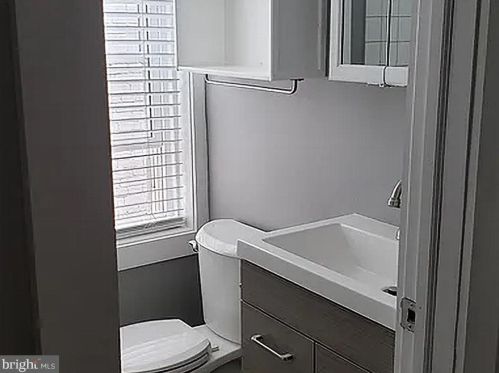 324 18 St, Philadelphia PA 19140-1014 exterior