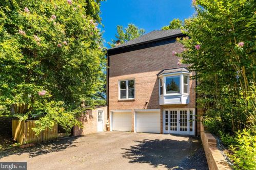 1326 Kirby Rd, Mc Lean VA  22101-2409 exterior