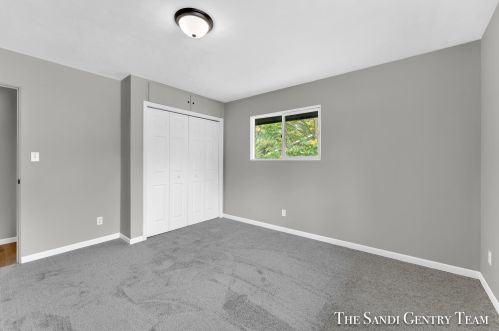 1845 Bonneville Dr, Meskegon MI 49441-3709 exterior