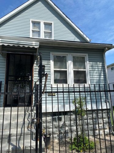 4622 Erie St, Chicago, IL 60644-1713