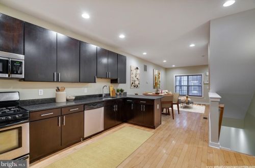 1532 Catharine St, Philadelphia PA  19146-2139 exterior