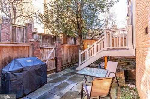 6636 Hampton View Pl, Mc Lean VA 22101-6003 exterior