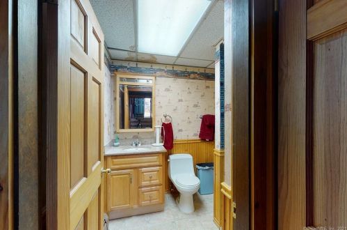 20 Woodward St, Killingly CT 06239-1642 exterior