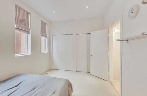 1237 Cottage Pl, Chicago IL  60607-2855 exterior