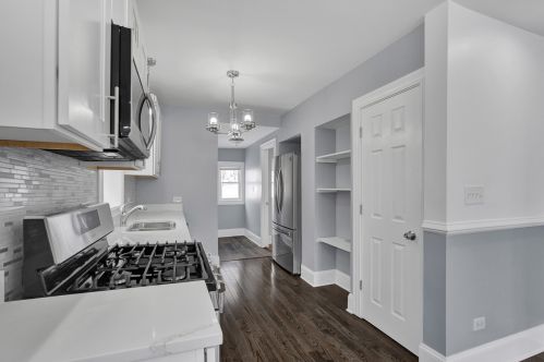 8232 Ridgeland Ave, Chicago IL  60617-1744 exterior