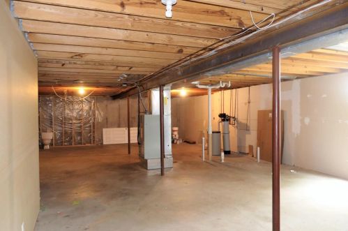 1433 Westchester Dr, Herculaneum MO 63048-1530 exterior