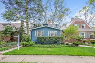 2332 Grey Ave, Evanston, IL 60201-2547