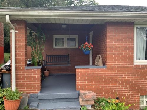 1339 Dickens St, Pittsburgh, PA 15220-4718