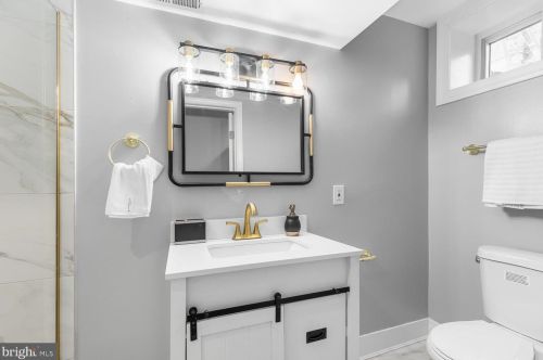 2257 16th St, Washington DC  20020-4301 exterior