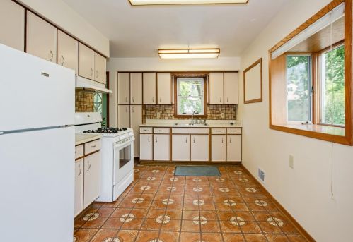 1103 Gresham Ave, Saint Paul MN  55128-5813 exterior