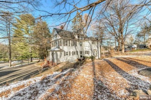 296 Saddle River Rd, Upper Saddle River NJ  07458-2108 exterior