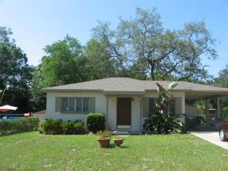 1518 Meadowbrook Ave, Tampa FL  33612-7320 exterior