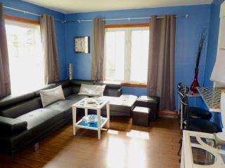 3243 Burrell St, Milwaukee, WI 53207-2752