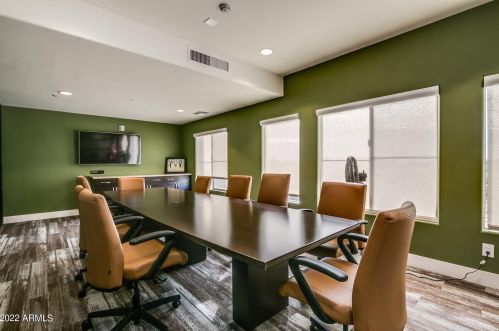 5350 Deer Valley Dr, Phoenix AZ  85054-4126 exterior