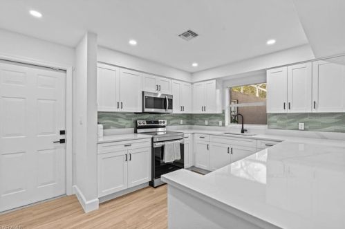 4227 Covey Cir, Naples FL 34109-2501 exterior