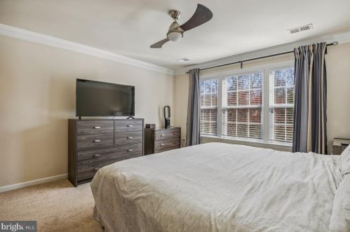 3570 Huntley Manor Ln, Alexandria VA  22306-5111 exterior