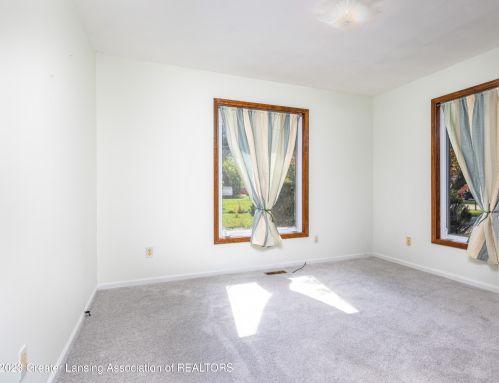 1225 Sandhill Dr, Dewitt MI 48820-9551 exterior