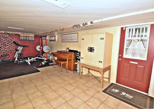 614 Bermuda Rd, Babylon NY 11704-7426 exterior