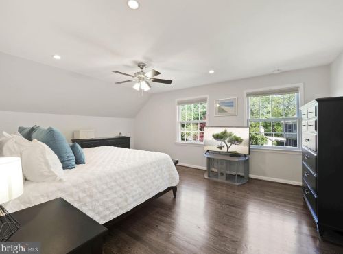 8224 Inverness Holw Ter, Rockville MD 20854-2726 exterior