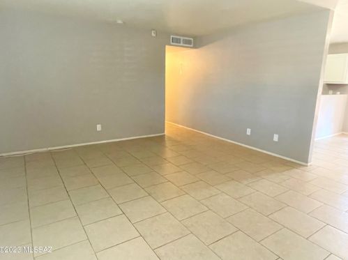 4718 Almond St, Tucson AZ  85730-4618 exterior