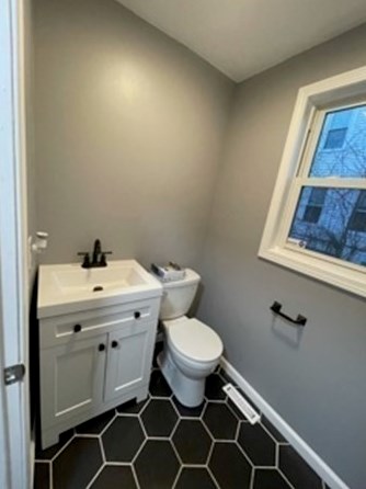 379 Central St, Springfield MA  01105-1559 exterior