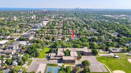 4315 Newhall St, Milwaukee WI  53211-1524 exterior