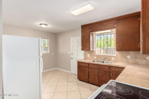 1575 Grant Rd, Tucson AZ  85719-3313 exterior