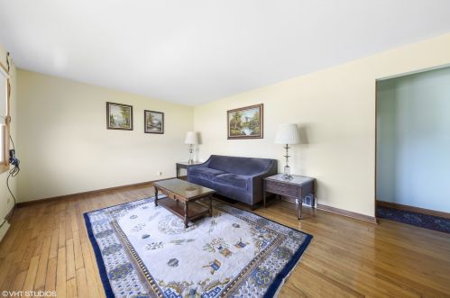 708 Michigan St, Elmhurst, IL 60126-1737