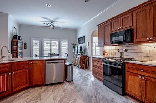 110 18 St, Huntsville TX 77340-4370 exterior