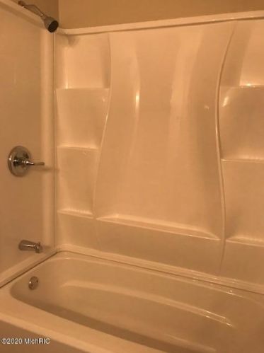 3119 Riviera Dr, Grand Rapids MI 49512-1862 exterior