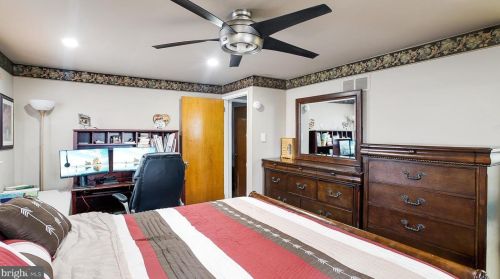 1908 Greymont St, Philadelphia PA 19116-3916 exterior