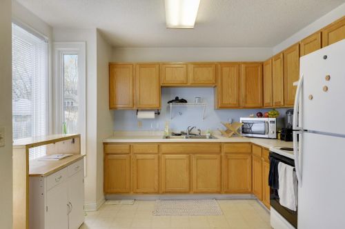 934 Juno Ave, Saint Paul MN 55102-3713 exterior