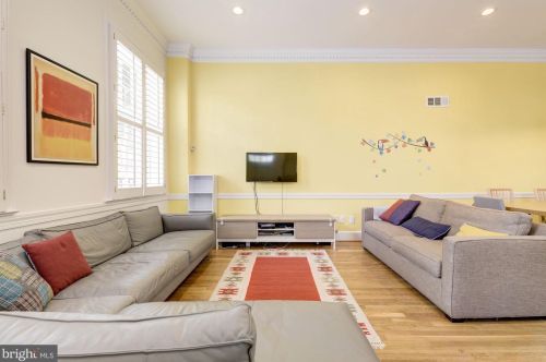 2800 Dumbarton St, Washington DC  20007-3335 exterior